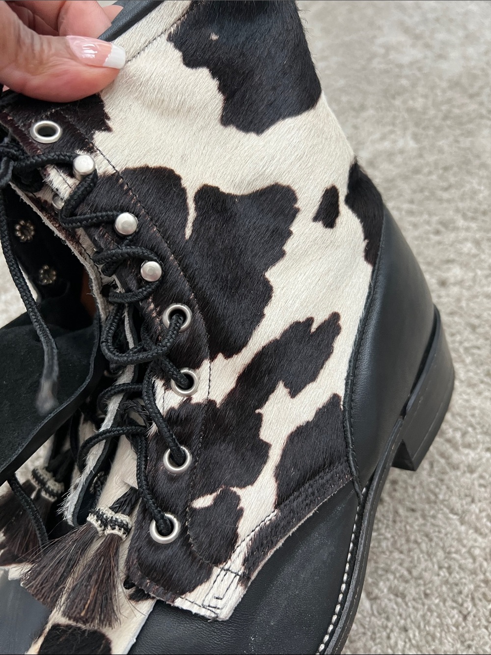 Larry Mahan Black and White Cowhide Lace-Up Tassel Boots| EXQUISITE‼ - Picture 12 of 12